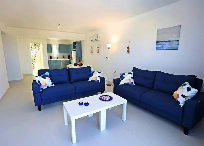 Xenos 5 With A Private Pool Near The Sea