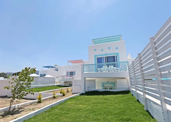 Xenos 5 With A Private Pool Near The Sea *