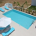 Villa Xenos 5 With A Private Pool Near The Sea *