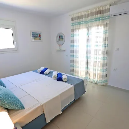 Xenos 5 With A Private Pool Near The Sea