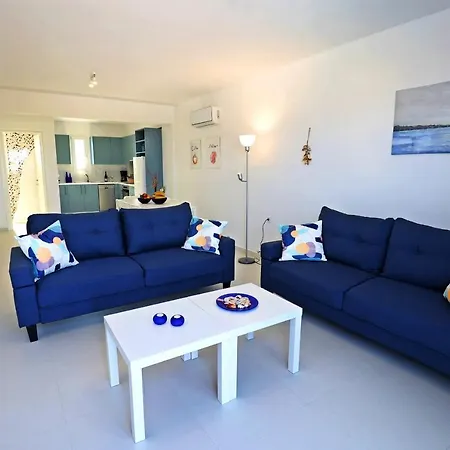 Xenos 5 With A Private Pool Near The Sea