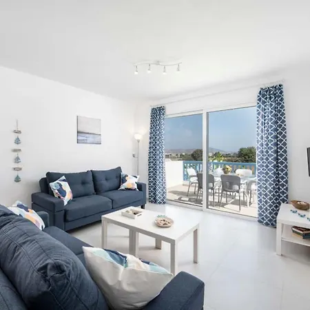 Xenos 5 With A Private Pool Near The Sea Tigaki