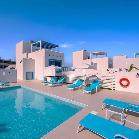 Xenos 5 With A Private Pool Near The Sea Tigaki