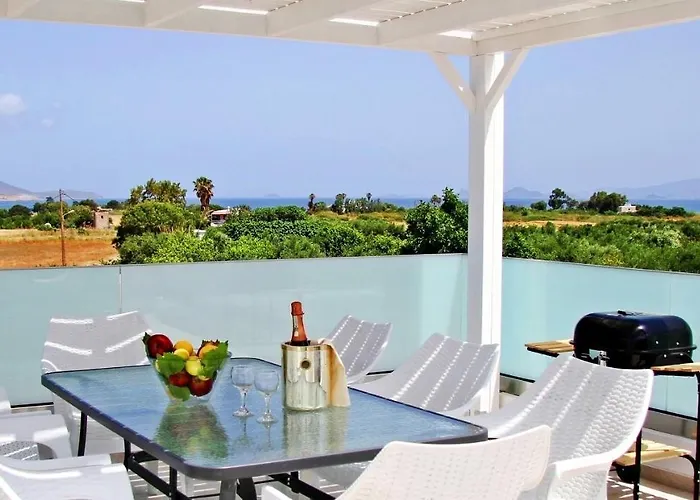 Xenos 5 With A Private Pool Near The Sea Tigaki