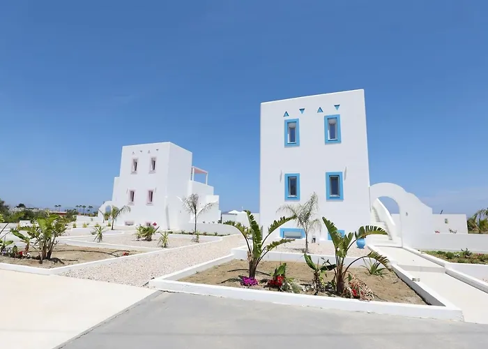 Xenos 5 With A Private Pool Near The Sea Tigaki