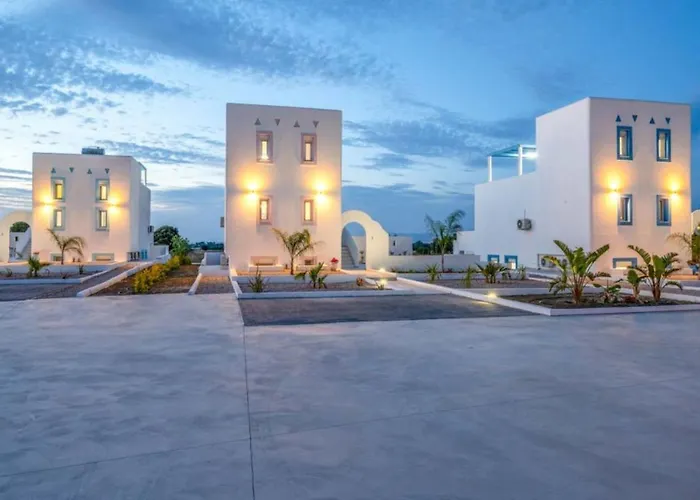 Xenos 5 With A Private Pool Near The Sea Tigaki