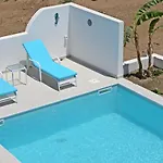 Xenos 5 With A Private Pool Near The Sea فيلة